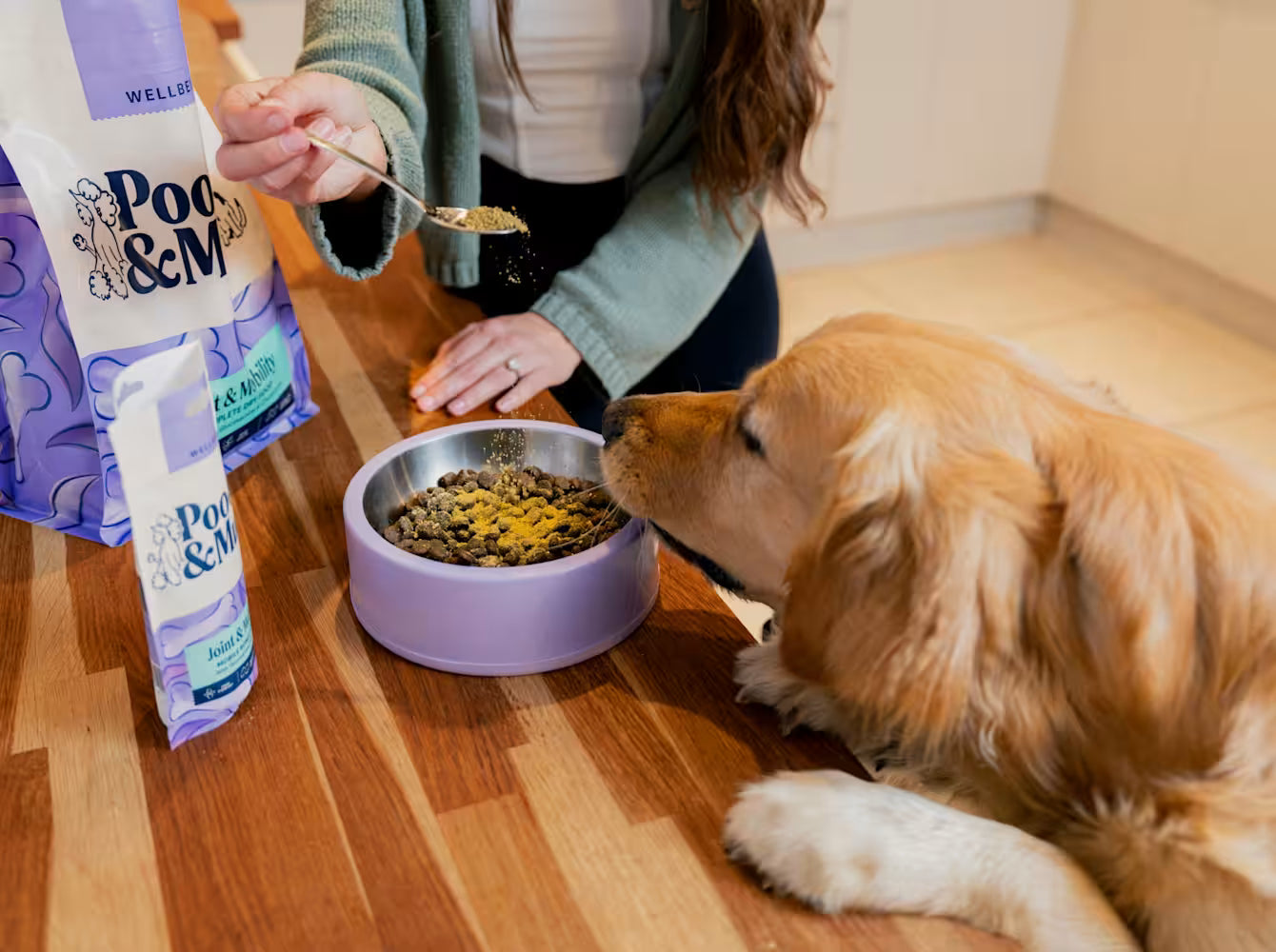 Pooch & Mutt dog subscription box with a variety of dog food and treats, featuring the subscription hero image.